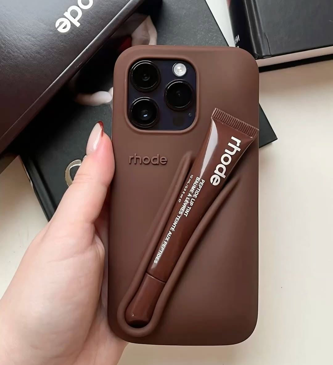 R Premium lip silicone case